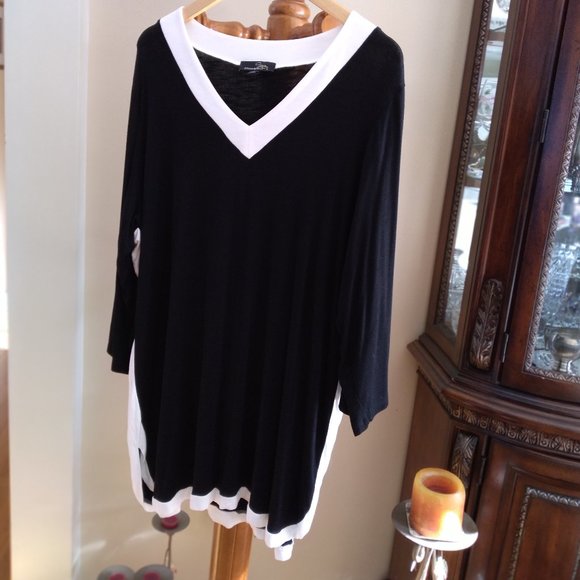 Elegant White and Black Blouse, Famous Suzanne Betro, Size - 1X - Picture 1 of 6